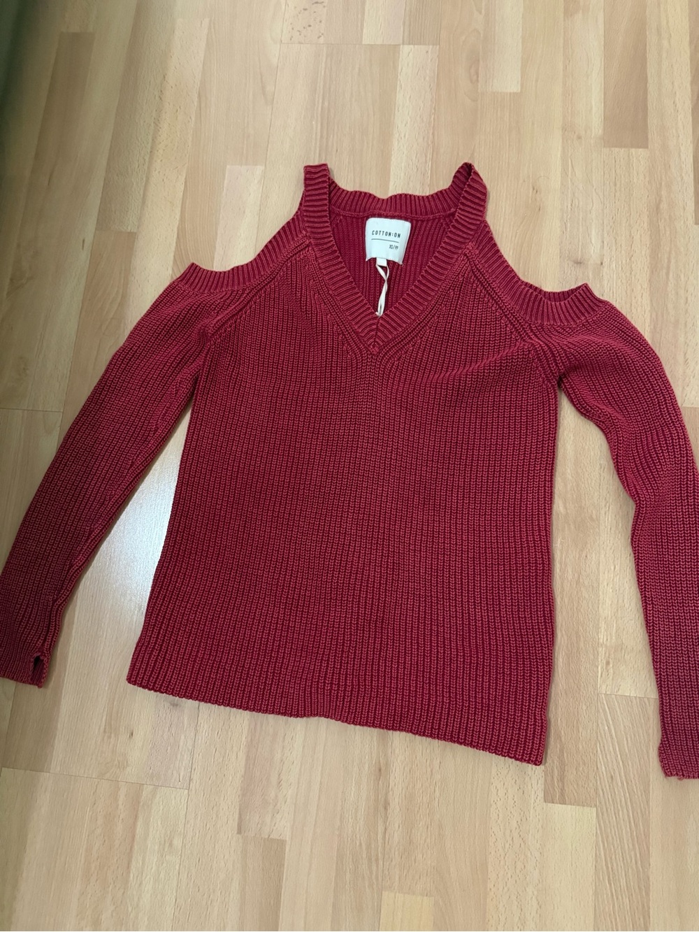 Cotton On NWT Reset V neck cold shoulder pullover sweater